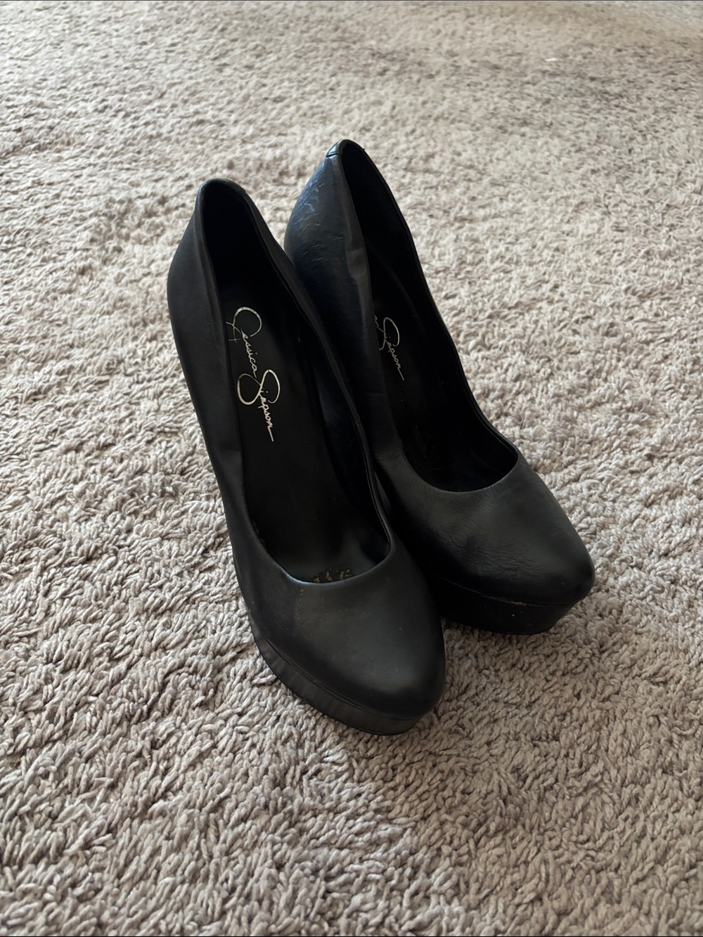 Jessica Simpson Black Platform Pumps with Rounded Toe